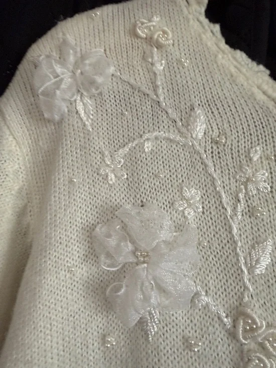 Vintage 80s/90s Koret Ivory Sweater 3D Floral Pearl Bead Embroidery Sz M - Picture 6 of 12